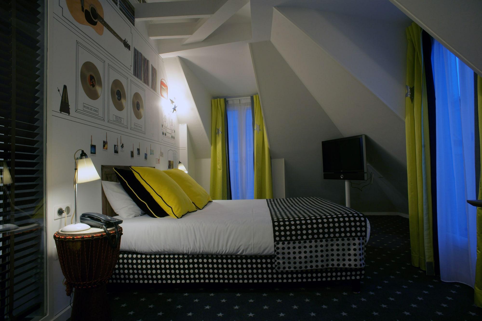 פריז Hotel Du Triangle D'Or מראה חיצוני תמונה