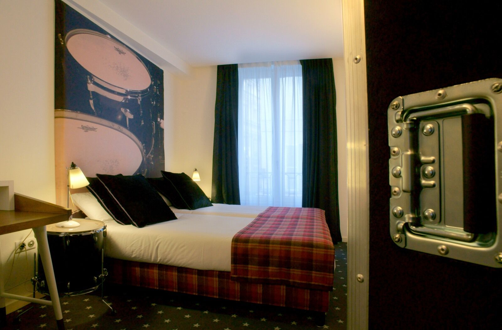 פריז Hotel Du Triangle D'Or מראה חיצוני תמונה
